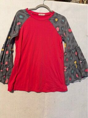Southern Stitch Red Top with Multicolor Pattern Sleeves – Size small